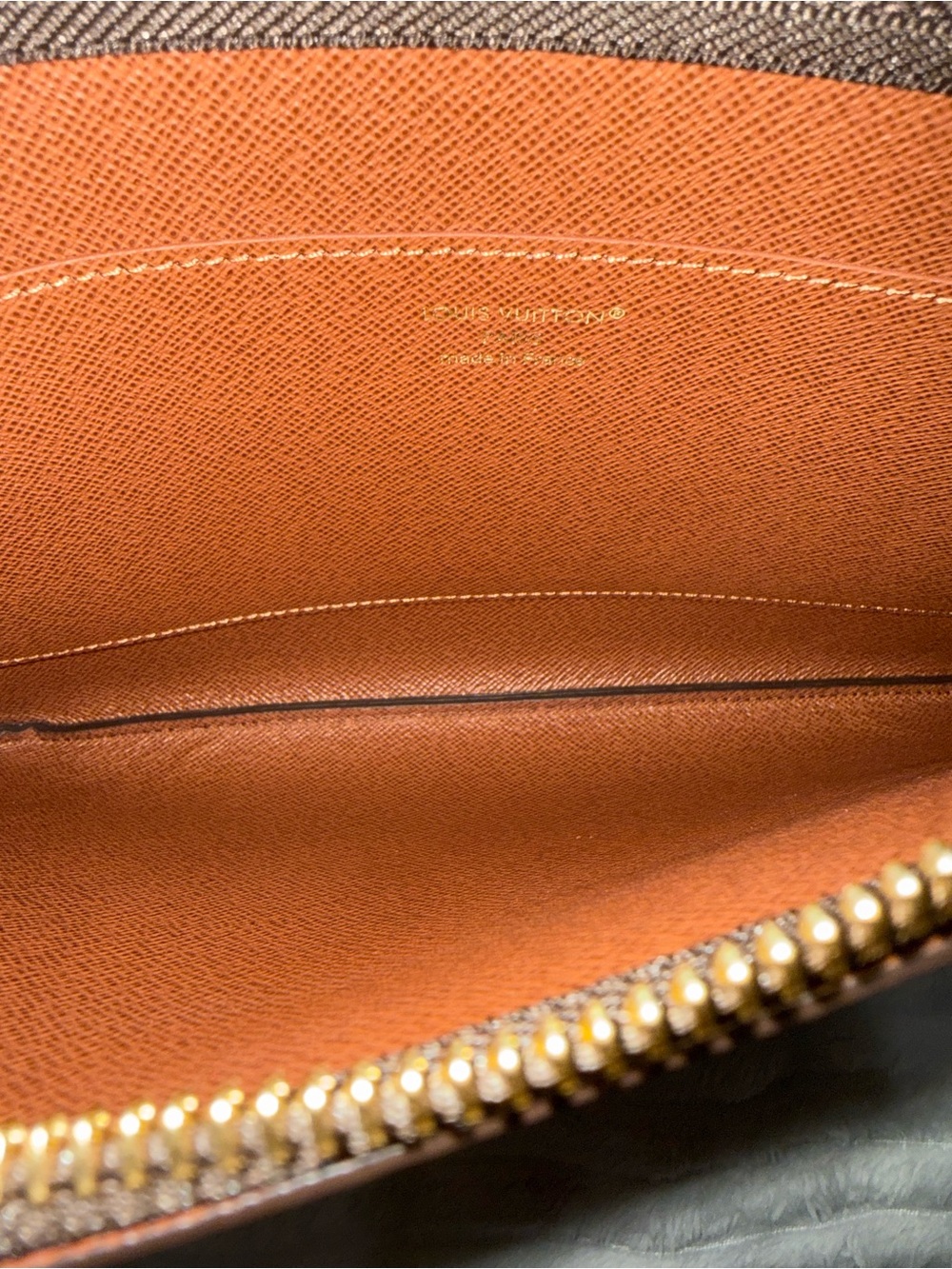 Louis Vuitton Key Pouch Medium - Picture 13 of 15